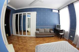 Хостелы Orpheus Hostel and Apartments Одесса Двухместный номер Делюкс с 1 кроватью и душем-6