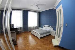 Хостелы Orpheus Hostel and Apartments Одесса Двухместный номер Делюкс с 1 кроватью и душем-8