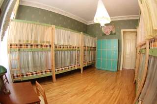 Хостелы Orpheus Hostel and Apartments Одесса Спальное место на двухъярусной кровати в общем номере для мужчин и женщин-1